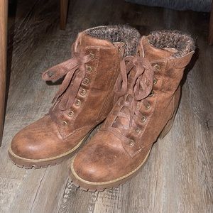 brown heal boots